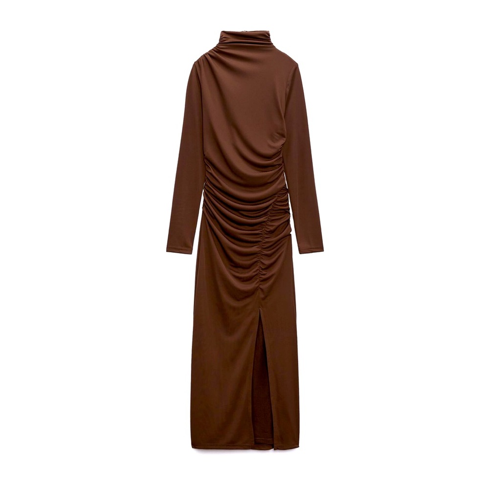 Midi dress made of knit fabric.